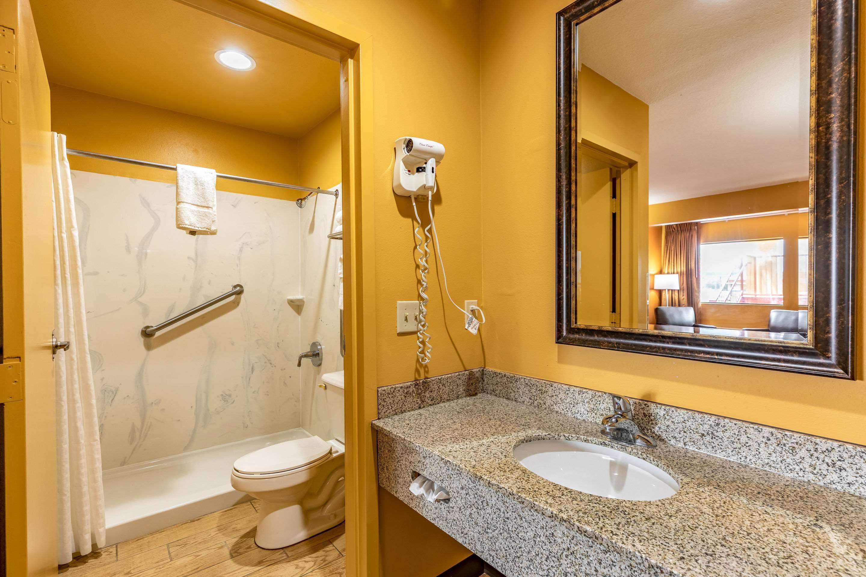 קינגסלנד Econo Lodge מראה חיצוני תמונה